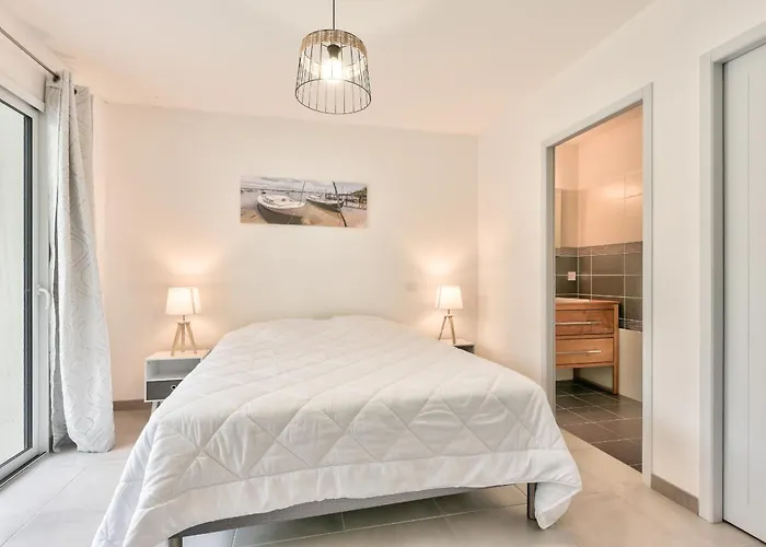 Detente Piscine A 150m De La A * Ares