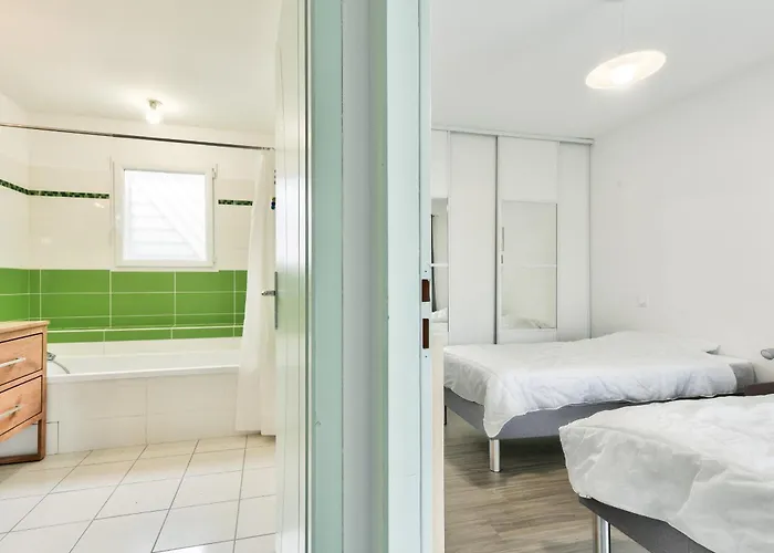 Detente Piscine A 150m De La A Feriehus Ares